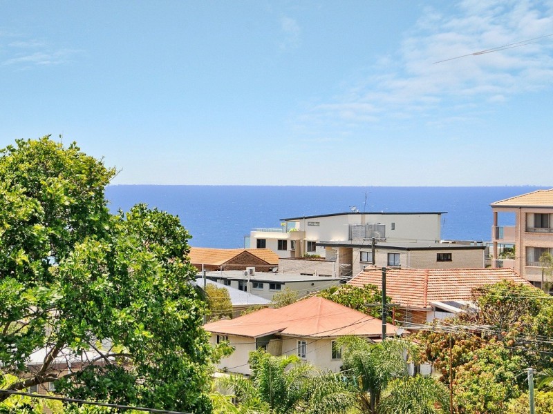 Unit 4 ‘Pacific Cove’ 2 Upper Gay Tce, Kings Beach QLD 4551