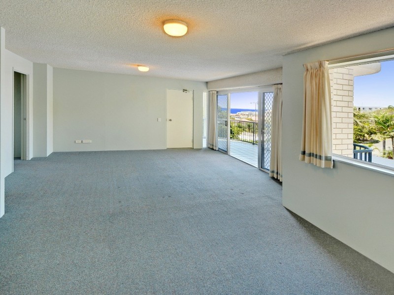 Unit 4 ‘Pacific Cove’ 2 Upper Gay Tce, Kings Beach QLD 4551