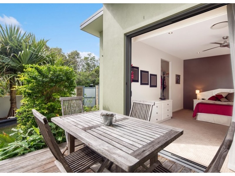 1 Dicky Beach Close, Dicky Beach QLD 4551