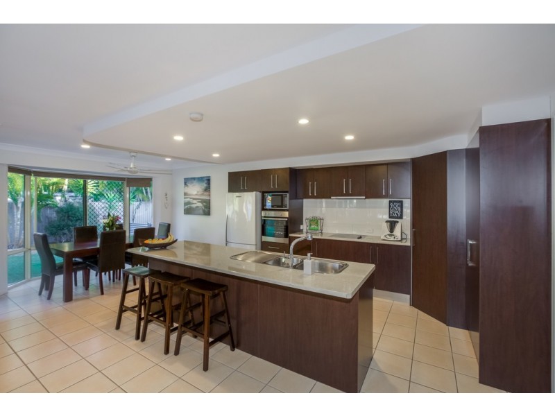 19 Phar Lap Court, Little Mountain QLD 4551