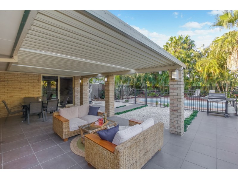 19 Phar Lap Court, Little Mountain QLD 4551