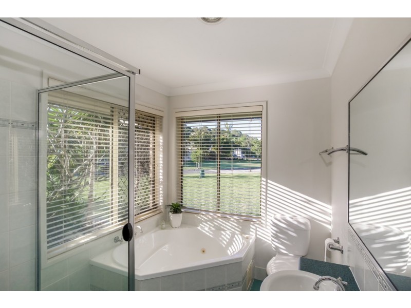 19 Phar Lap Court, Little Mountain QLD 4551