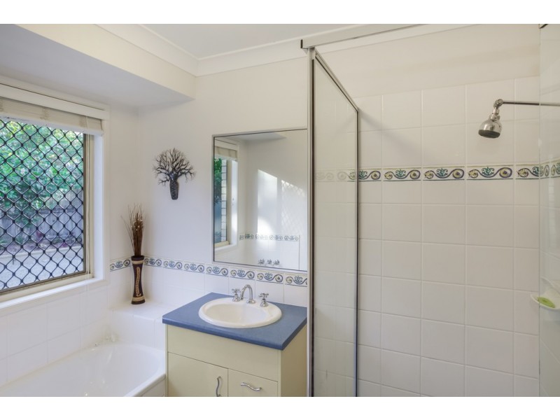 19 Phar Lap Court, Little Mountain QLD 4551