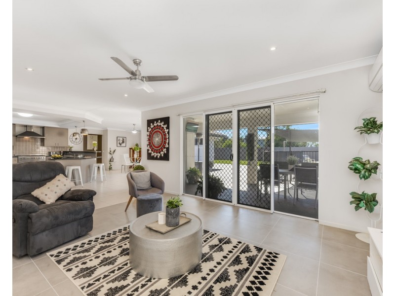 15 Birrobeen Street, Little Mountain QLD 4551