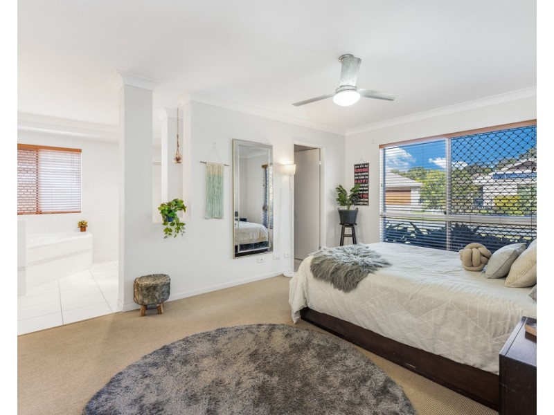 15 Birrobeen Street, Little Mountain QLD 4551