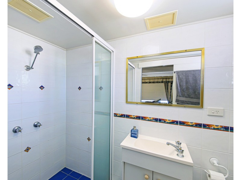 Unit 4/98 Esplanade, Golden Beach QLD 4551