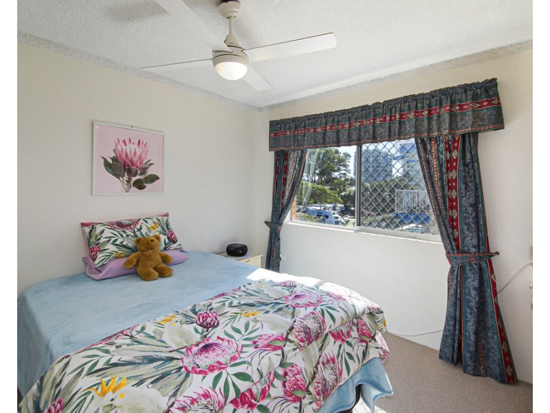 Unit 4/98 Esplanade, Golden Beach QLD 4551