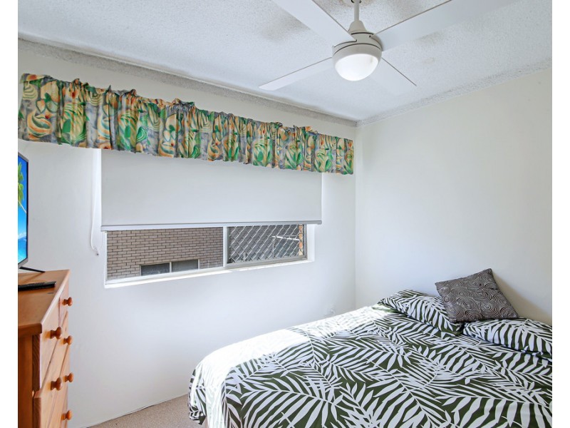 Unit 4/98 Esplanade, Golden Beach QLD 4551