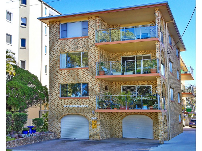 Unit 4/98 Esplanade, Golden Beach QLD 4551
