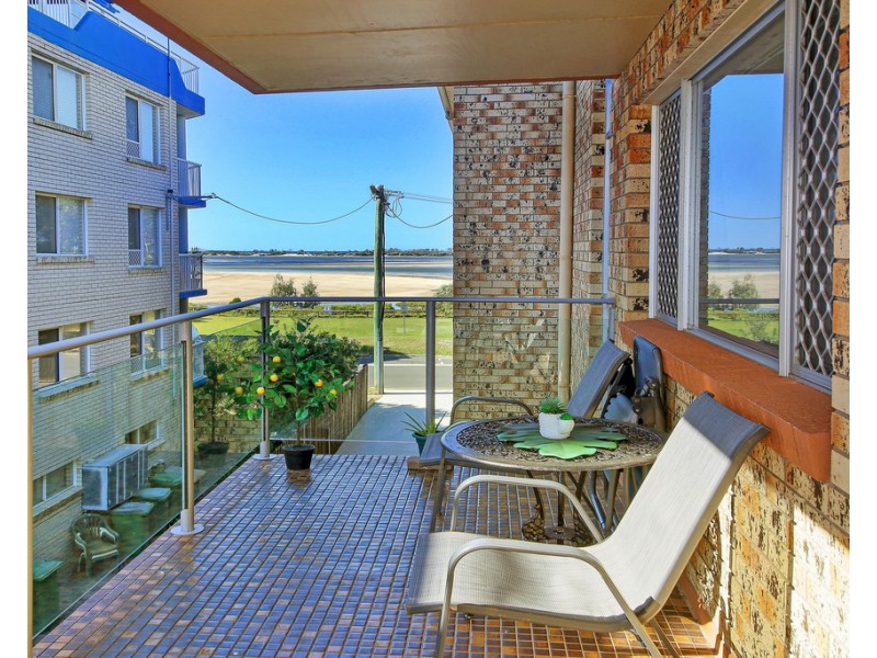 Unit 4/98 Esplanade, Golden Beach QLD 4551