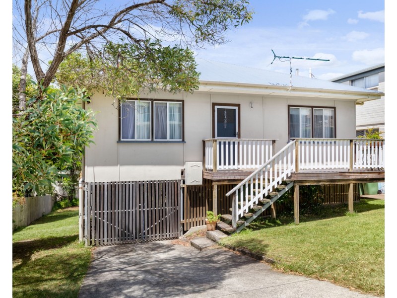 3 Mahia Terrace, Kings Beach QLD 4551
