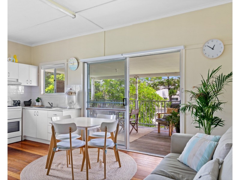 3 Mahia Terrace, Kings Beach QLD 4551