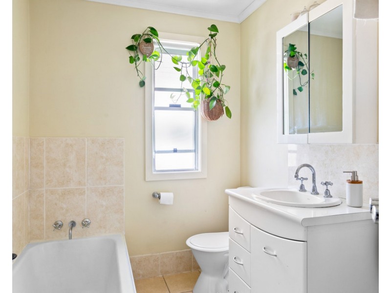 3 Mahia Terrace, Kings Beach QLD 4551