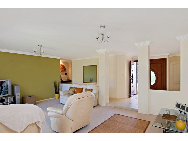 1 Edwardson Drive, Pelican Waters QLD 4551