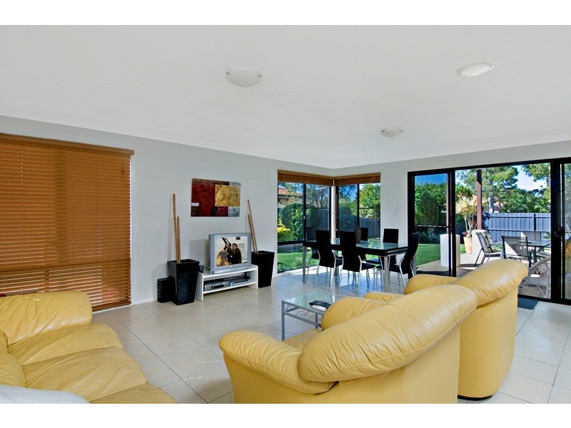 1 Edwardson Drive, Pelican Waters QLD 4551