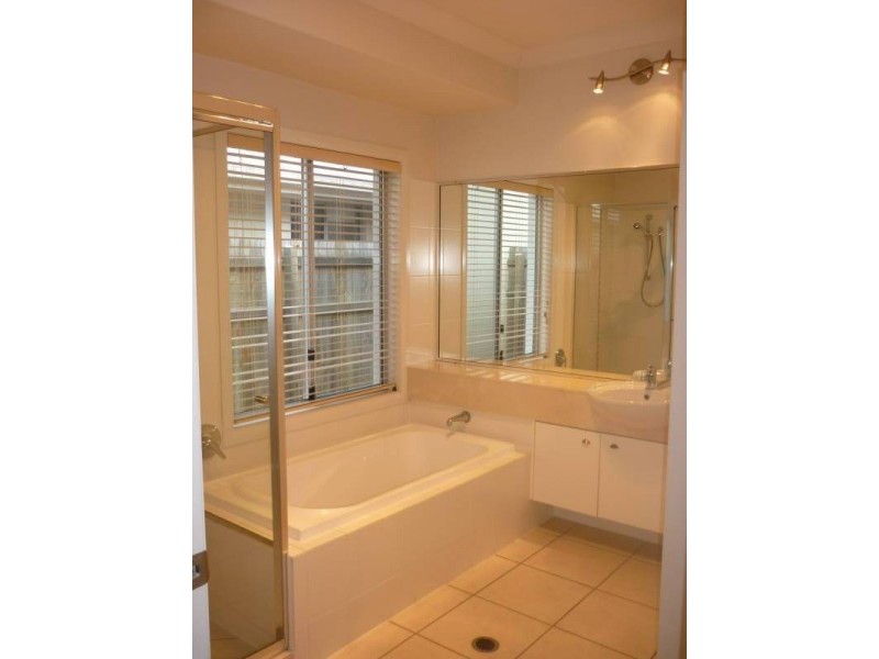 9 Bolwarra Place, Meridan Plains QLD 4551