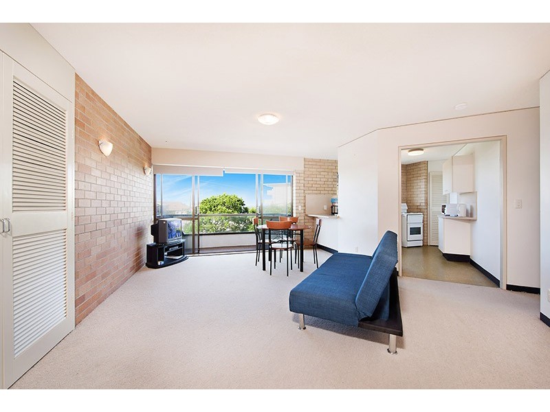 Unit 2 ‘Moreton Sands’, 10 Dingle Avenue, Caloundra QLD 4551