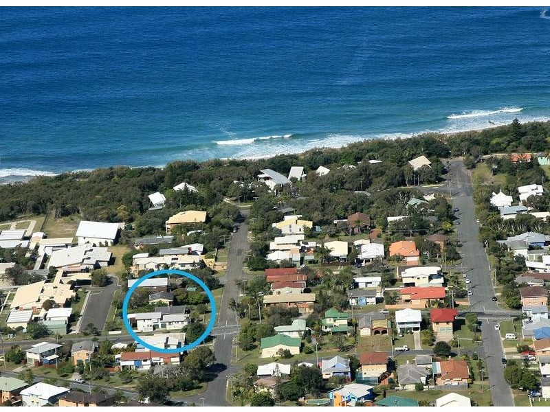 21 Ann Street, Dicky Beach QLD 4551