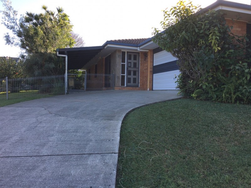 8 Mooya Street, Battery Hill QLD 4551