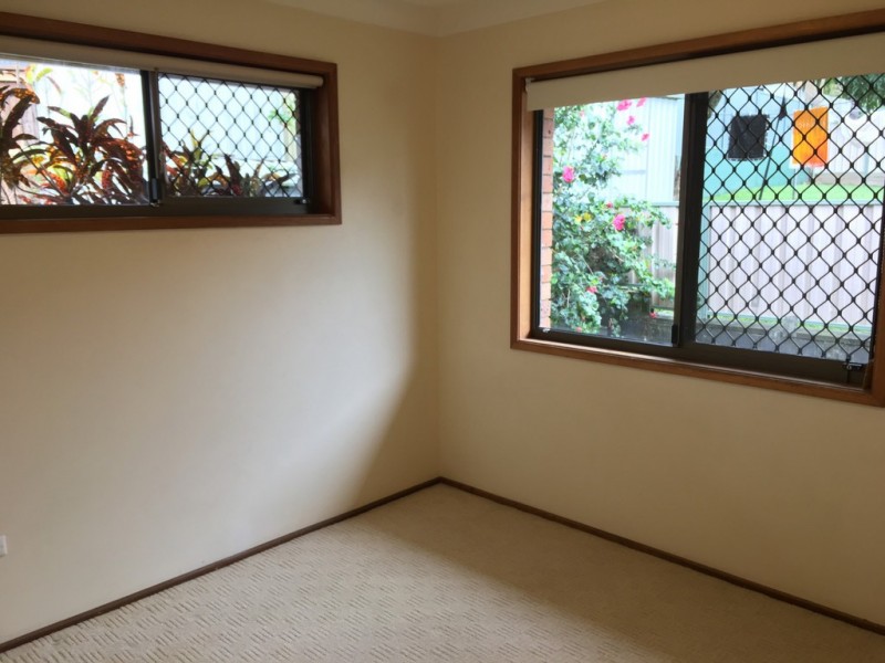 8 Mooya Street, Battery Hill QLD 4551