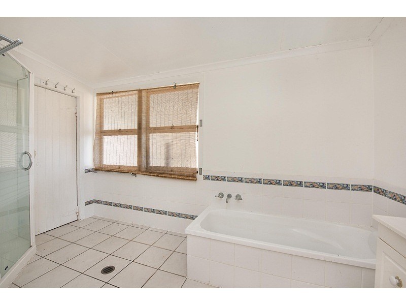 106 Taylor Avenue, Golden Beach QLD 4551