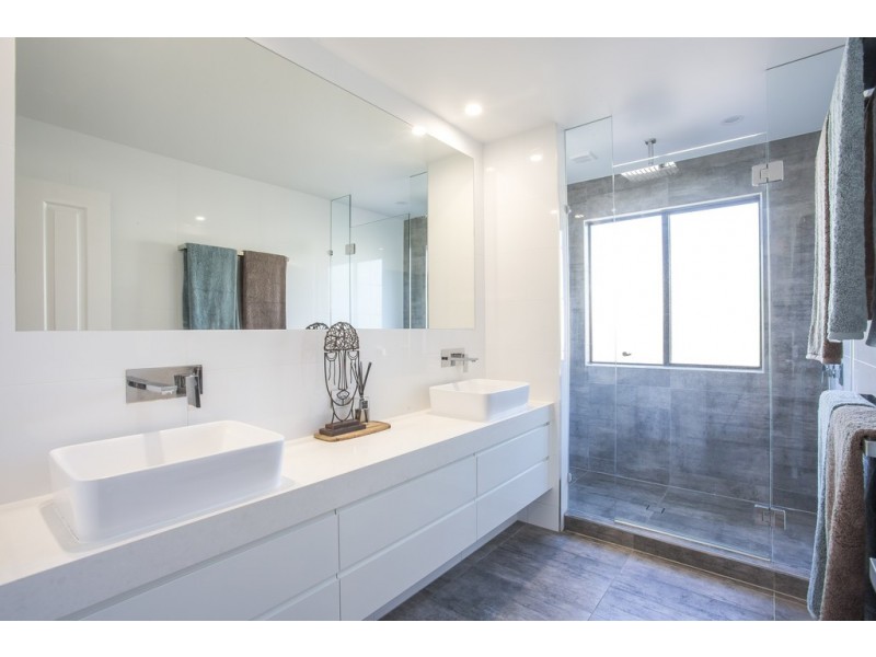 24 Kingsford Smith Parade, Moffat Beach QLD 4551