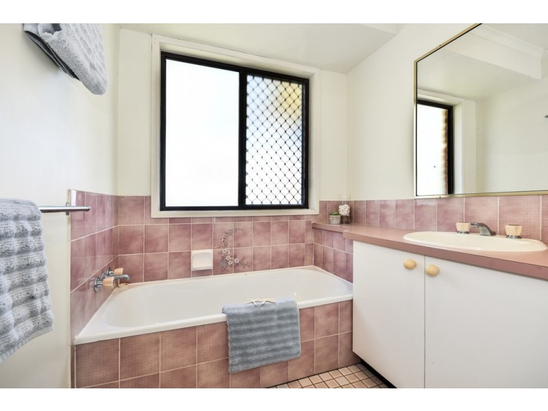 46 Enfield Crescent, Battery Hill QLD 4551
