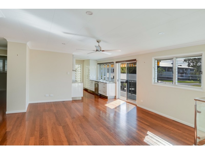 8 Teewah Street, Dicky Beach QLD 4551