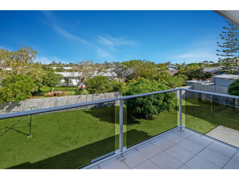 8 Teewah Street, Dicky Beach QLD 4551