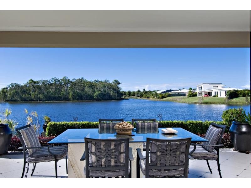 18 Wallaby Circuit, Pelican Waters QLD 4551