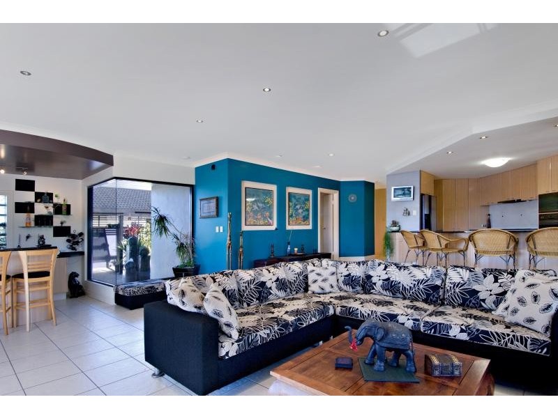 18 Wallaby Circuit, Pelican Waters QLD 4551