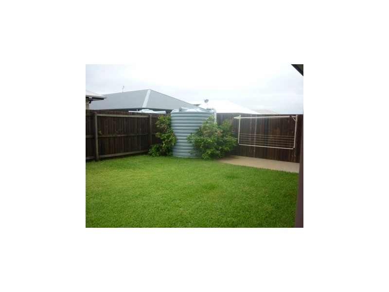 11 Tamarind Street, Meridan Plains QLD 4551
