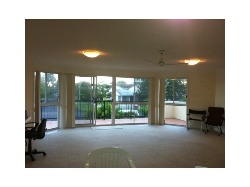 1/9 Nelson Street, Golden Beach QLD 4551