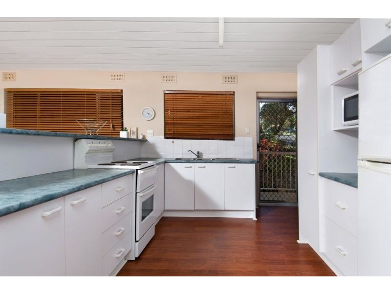 2/1 Warne Terrace, Kings Beach QLD 4551