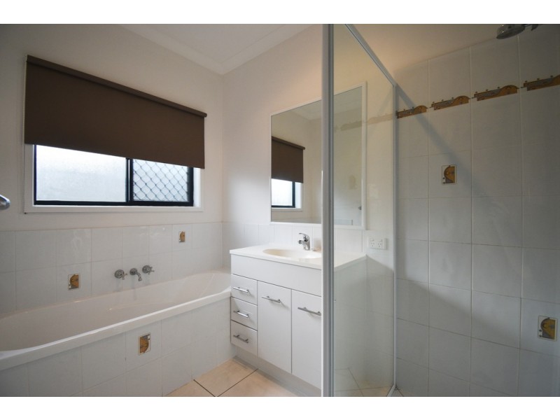 15 Eyre Place, Caloundra West QLD 4551