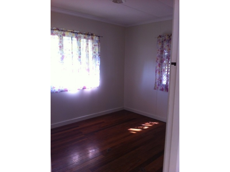 6 Cook Street, Golden Beach QLD 4551