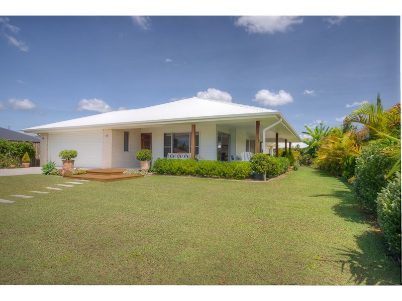 20 St. Pauls Avenue, Pelican Waters QLD 4551