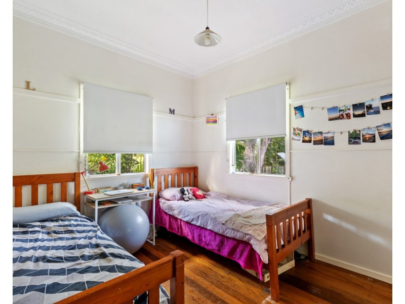 17 Upper Gay Terrace, Kings Beach QLD 4551