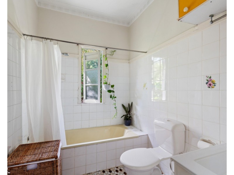 17 Upper Gay Terrace, Kings Beach QLD 4551