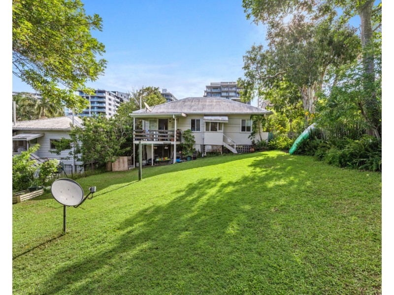 17 Upper Gay Terrace, Kings Beach QLD 4551