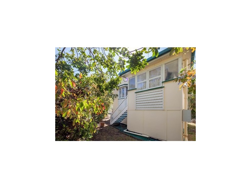 8 Moreton Parade, Kings Beach QLD 4551
