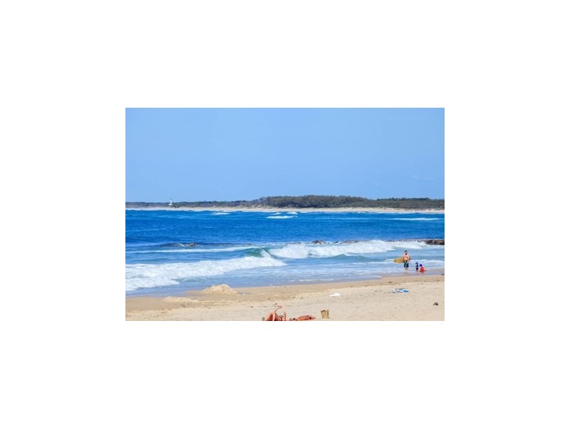 8 Moreton Parade, Kings Beach QLD 4551