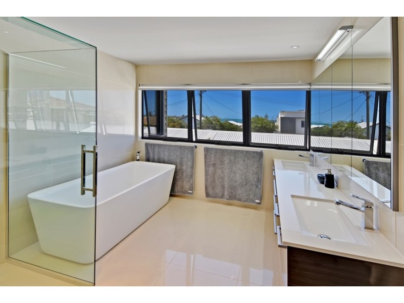 38 Russell Street, Moffat Beach QLD 4551