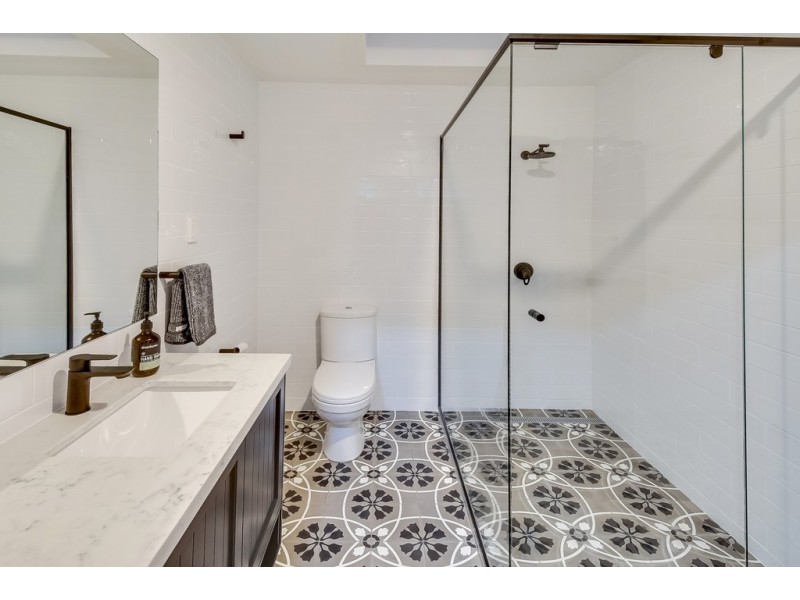 8 Seaview Terrace, Moffat Beach QLD 4551