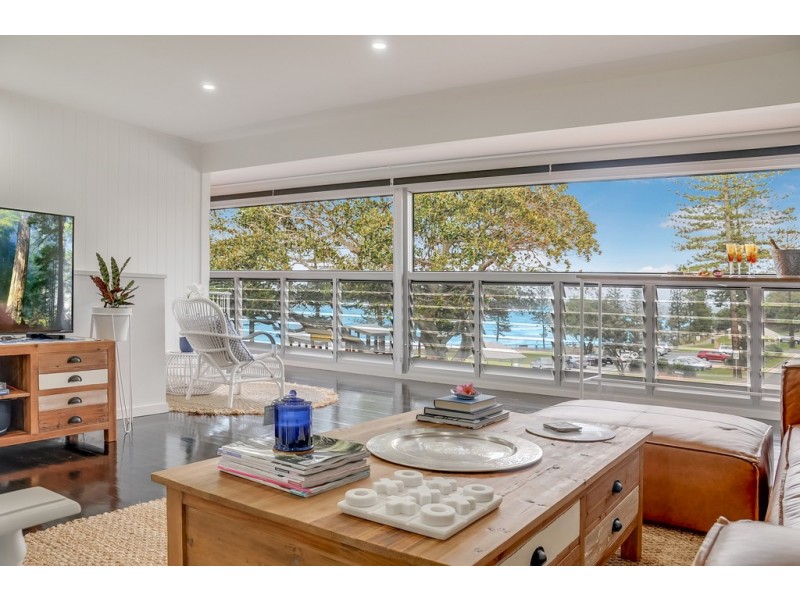 8 Seaview Terrace, Moffat Beach QLD 4551