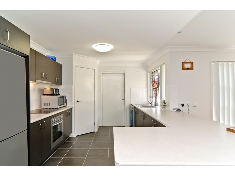 7 Sunrise Terrace, Little Mountain QLD 4551