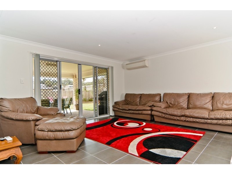 7 Sunrise Terrace, Little Mountain QLD 4551