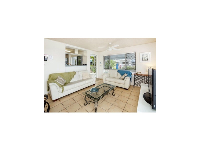 Unit 5 ‘Estoril’ 38 McIlwraith Street, Moffat Beach QLD 4551