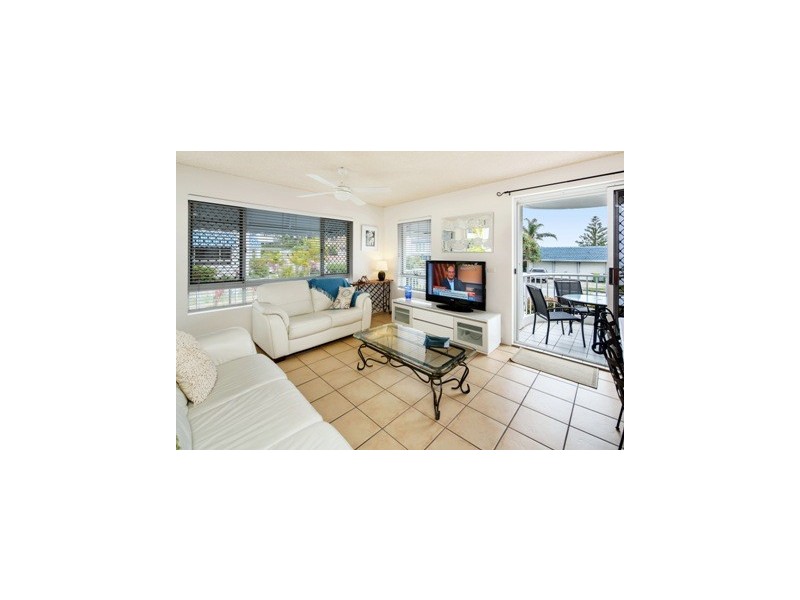 Unit 5 ‘Estoril’ 38 McIlwraith Street, Moffat Beach QLD 4551