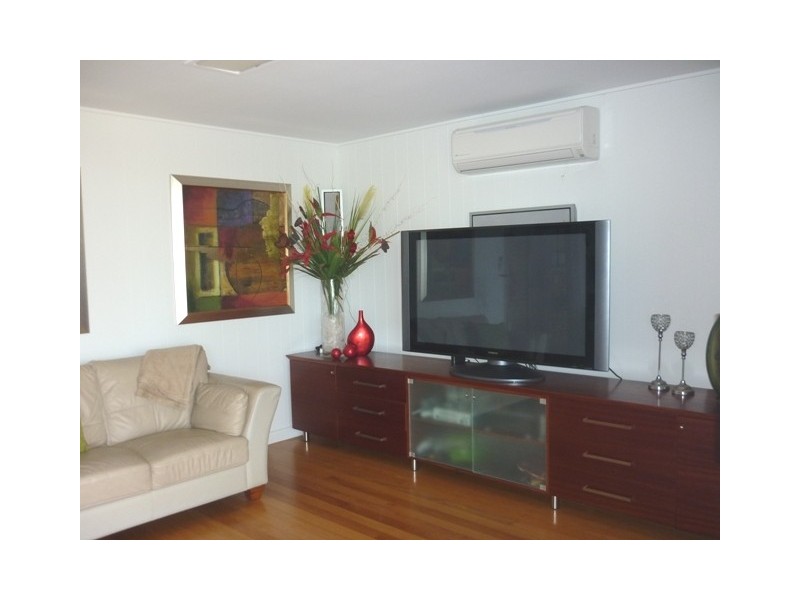 13 Burgess Street, Kings Beach QLD 4551